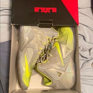 CLEAN NIKE LEBRON11 COLLECTION MAISON LUSTERVOLT